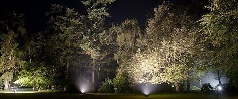 Ravenwood Hall Hotel