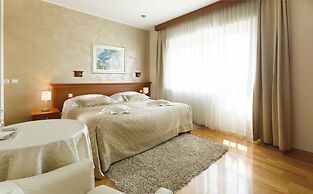 Royal Suites
