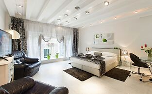 Royal Suites