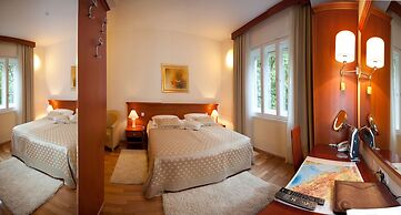 Royal Suites