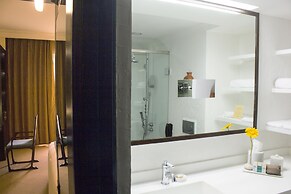 Sterlings Mac Hotel
