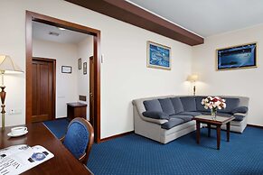 Red Royal Hotel