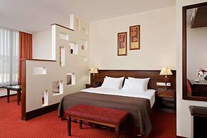 Red Royal Hotel