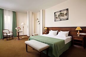 Red Royal Hotel