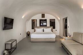 Sun Rocks Boutique Hotel | Caldera View Suites & Sunset Dining Experie