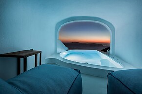 Sun Rocks Boutique Hotel | Caldera View Suites & Sunset Dining Experie