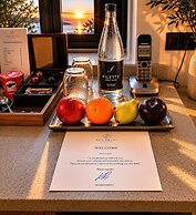 Sun Rocks Boutique Hotel | Caldera View Suites & Sunset Dining Experie