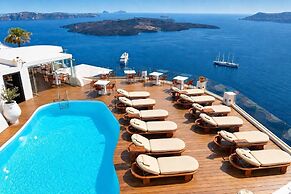 Sun Rocks Boutique Hotel | Caldera View Suites & Sunset Dining Experie