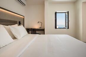 Sun Rocks Boutique Hotel | Caldera View Suites & Sunset Dining Experie