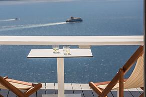 Sun Rocks Boutique Hotel | Caldera View Suites & Sunset Dining Experie