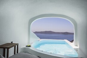 Sun Rocks Boutique Hotel | Caldera View Suites & Sunset Dining Experie