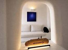 Sun Rocks Boutique Hotel | Caldera View Suites & Sunset Dining Experie