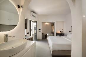 Sun Rocks Boutique Hotel | Caldera View Suites & Sunset Dining Experie