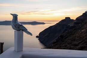 Sun Rocks Boutique Hotel | Caldera View Suites & Sunset Dining Experie