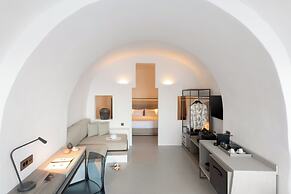 Sun Rocks Boutique Hotel | Caldera View Suites & Sunset Dining Experie