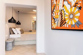 Sun Rocks Boutique Hotel | Caldera View Suites & Sunset Dining Experie