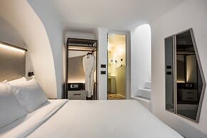 Sun Rocks Boutique Hotel | Caldera View Suites & Sunset Dining Experie
