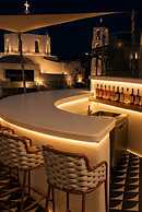 Sun Rocks Boutique Hotel | Caldera View Suites & Sunset Dining Experie