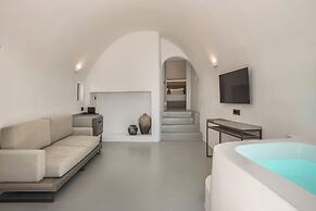 Sun Rocks Boutique Hotel | Caldera View Suites & Sunset Dining Experie