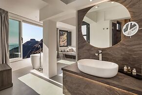 Sun Rocks Boutique Hotel | Caldera View Suites & Sunset Dining Experie