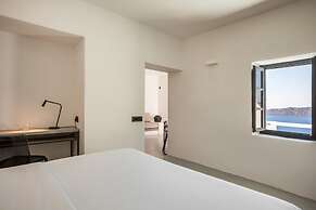 Sun Rocks Boutique Hotel | Caldera View Suites & Sunset Dining Experie