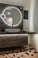 Sun Rocks Boutique Hotel | Caldera View Suites & Sunset Dining Experie