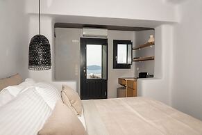 Sun Rocks Boutique Hotel | Caldera View Suites & Sunset Dining Experie