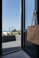 Sun Rocks Boutique Hotel | Caldera View Suites & Sunset Dining Experie