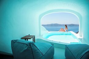 Sun Rocks Boutique Hotel | Caldera View Suites & Sunset Dining Experie