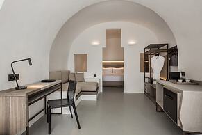 Sun Rocks Boutique Hotel | Caldera View Suites & Sunset Dining Experie