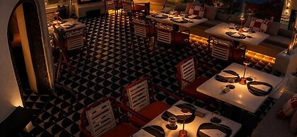 Sun Rocks Boutique Hotel | Caldera View Suites & Sunset Dining Experie