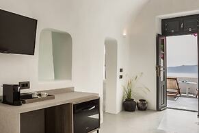 Sun Rocks Boutique Hotel | Caldera View Suites & Sunset Dining Experie