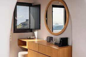 Sun Rocks Boutique Hotel | Caldera View Suites & Sunset Dining Experie