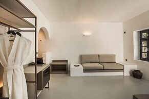 Sun Rocks Boutique Hotel | Caldera View Suites & Sunset Dining Experie