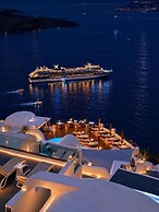 Sun Rocks Boutique Hotel | Caldera View Suites & Sunset Dining Experie
