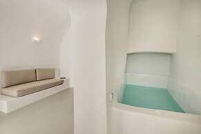 Sun Rocks Boutique Hotel | Caldera View Suites & Sunset Dining Experie