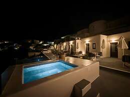 Sun Rocks Boutique Hotel | Caldera View Suites & Sunset Dining Experie