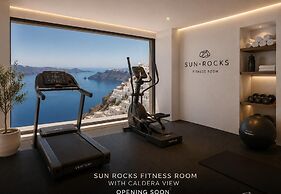 Sun Rocks Boutique Hotel | Caldera View Suites & Sunset Dining Experie