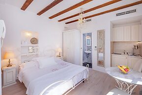 Roko House