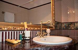 Royal City Hotel