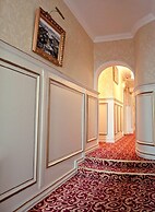 Royal City Hotel