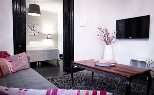 Luna Apartments