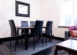 Luna Apartments