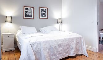Luna Apartments