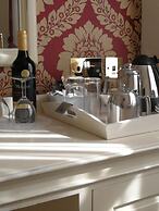Feathers Hotel, Bar and Restaurant