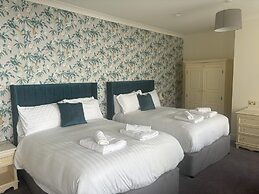 Feathers Hotel, Bar and Restaurant