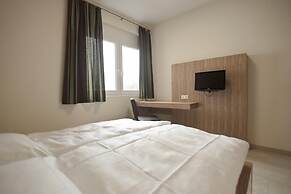 Hotel Maxis