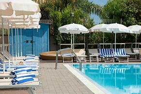 Hotel Première Pool & Resort