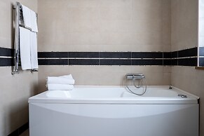 Hotel Première Pool & Resort