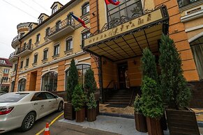 Attache Hotel